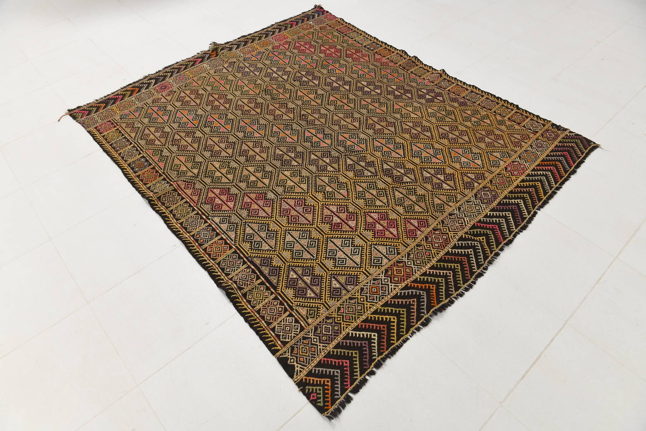 6x7 Turkish Vintage Kilim Rug, 180x207Cm