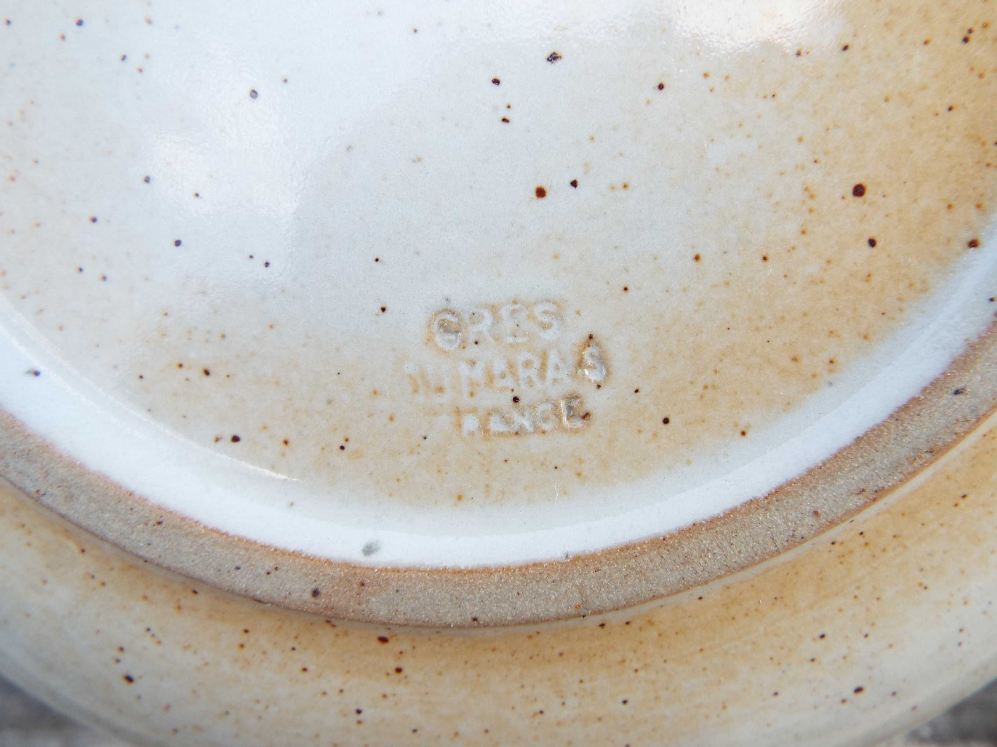 Hollow round dish Gres du Marais