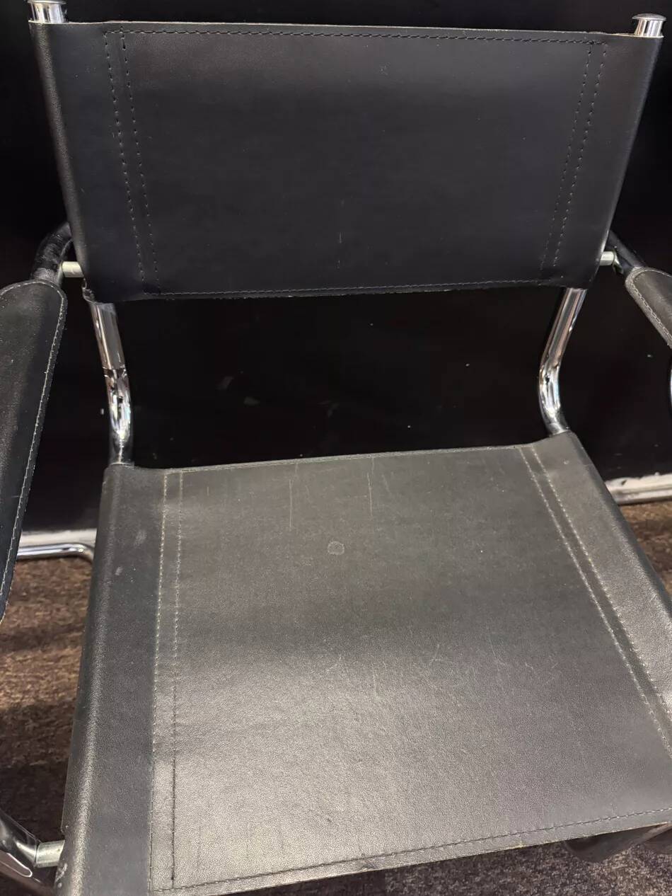 Set of 4 Armchairs in the style of Marcel Breuer – sled base