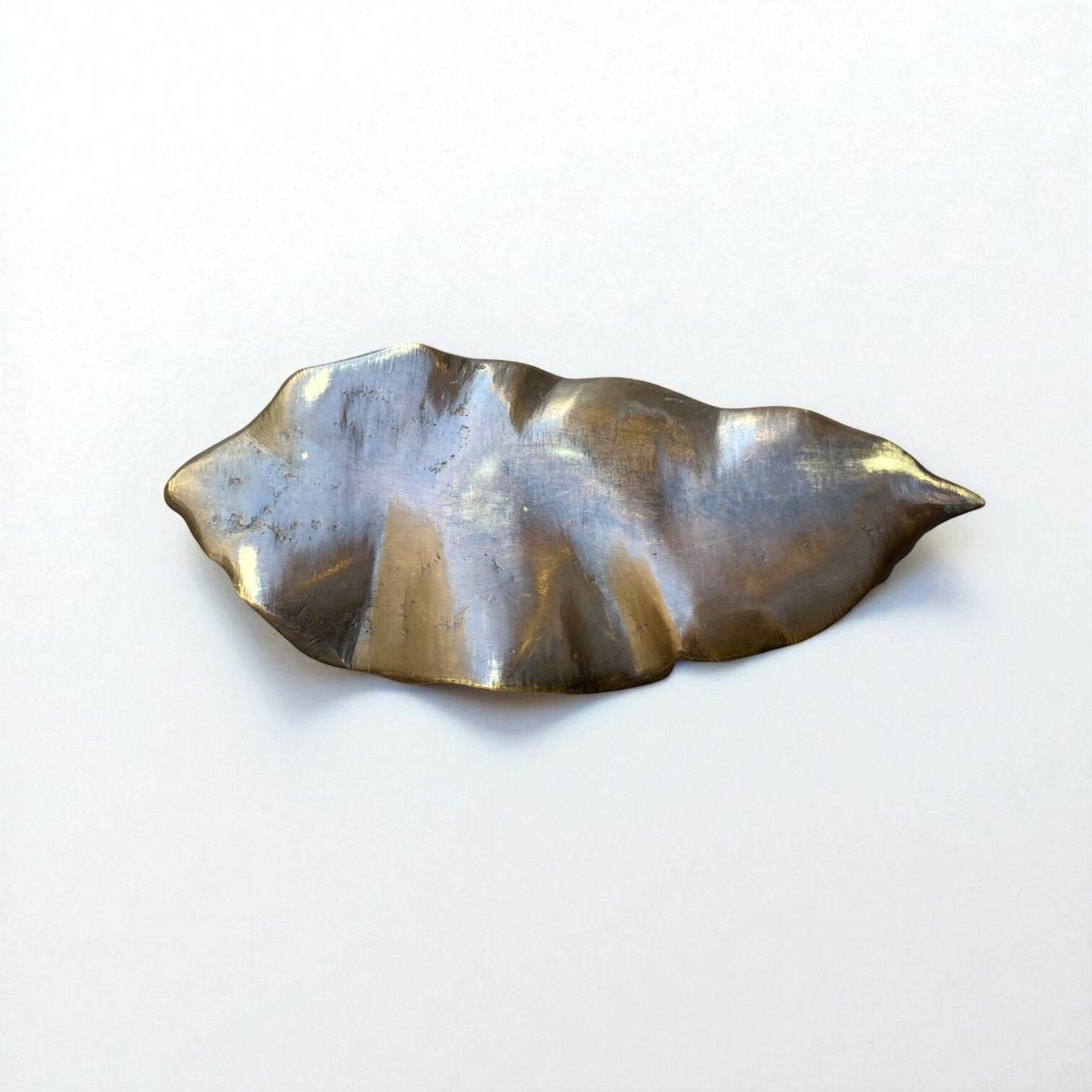 Antique bronze leaf-shaped pocket emptier – Art Nouveau / early 20th century