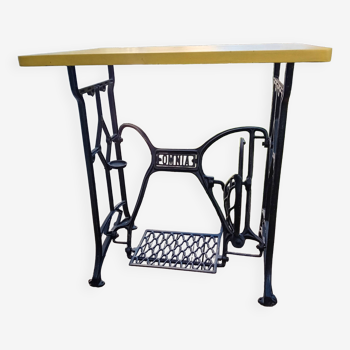 Table machine à coudre omnia