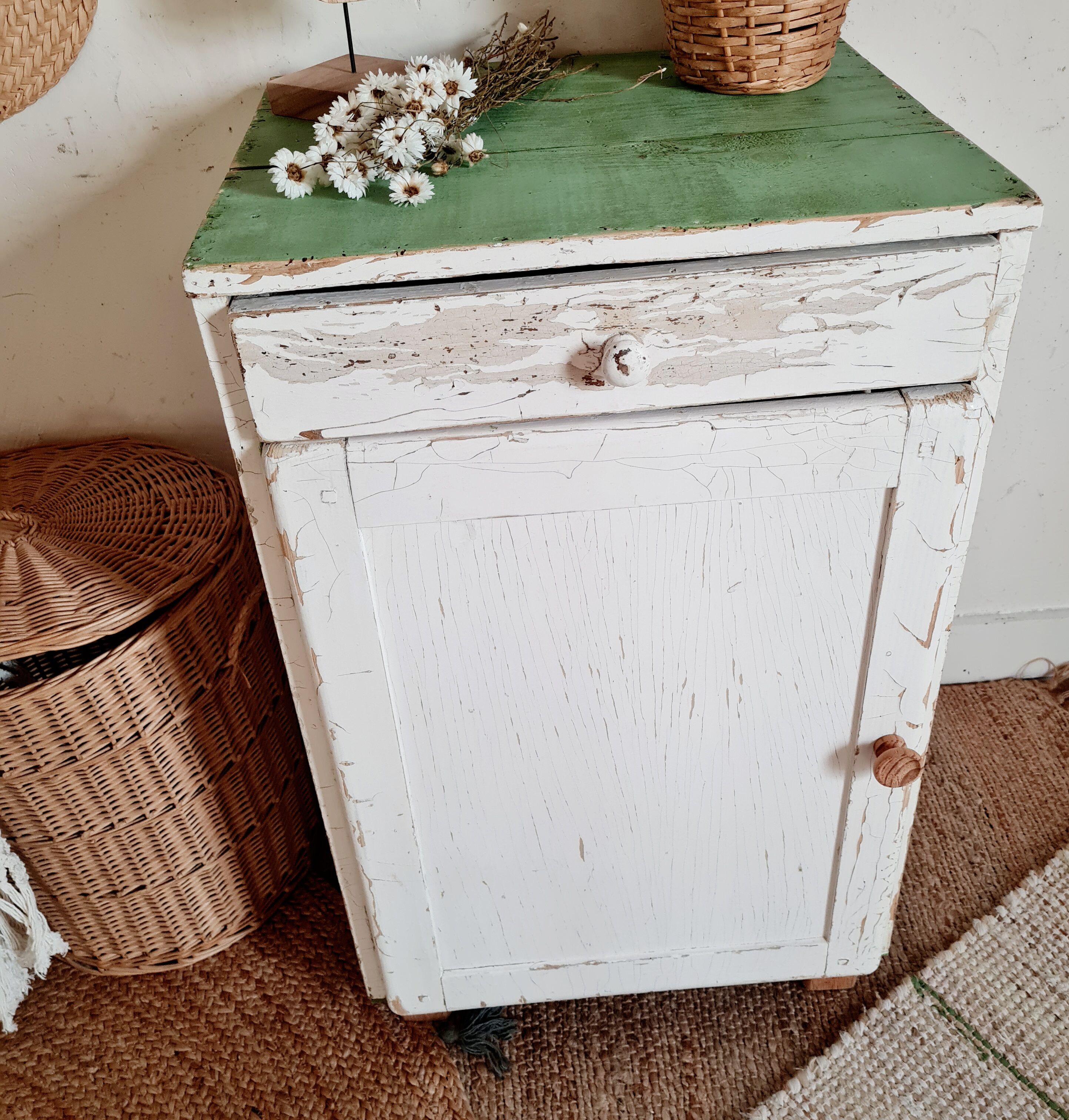 Renovated patinated white jam