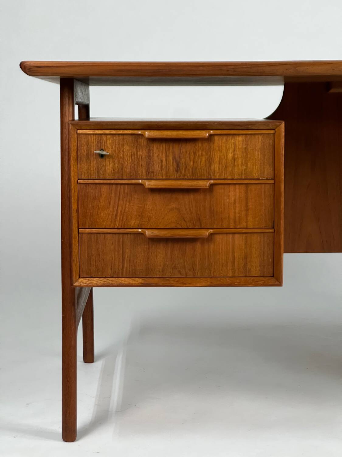 Gunni Omann Mod. 75 teak desk 60s Danish vintage