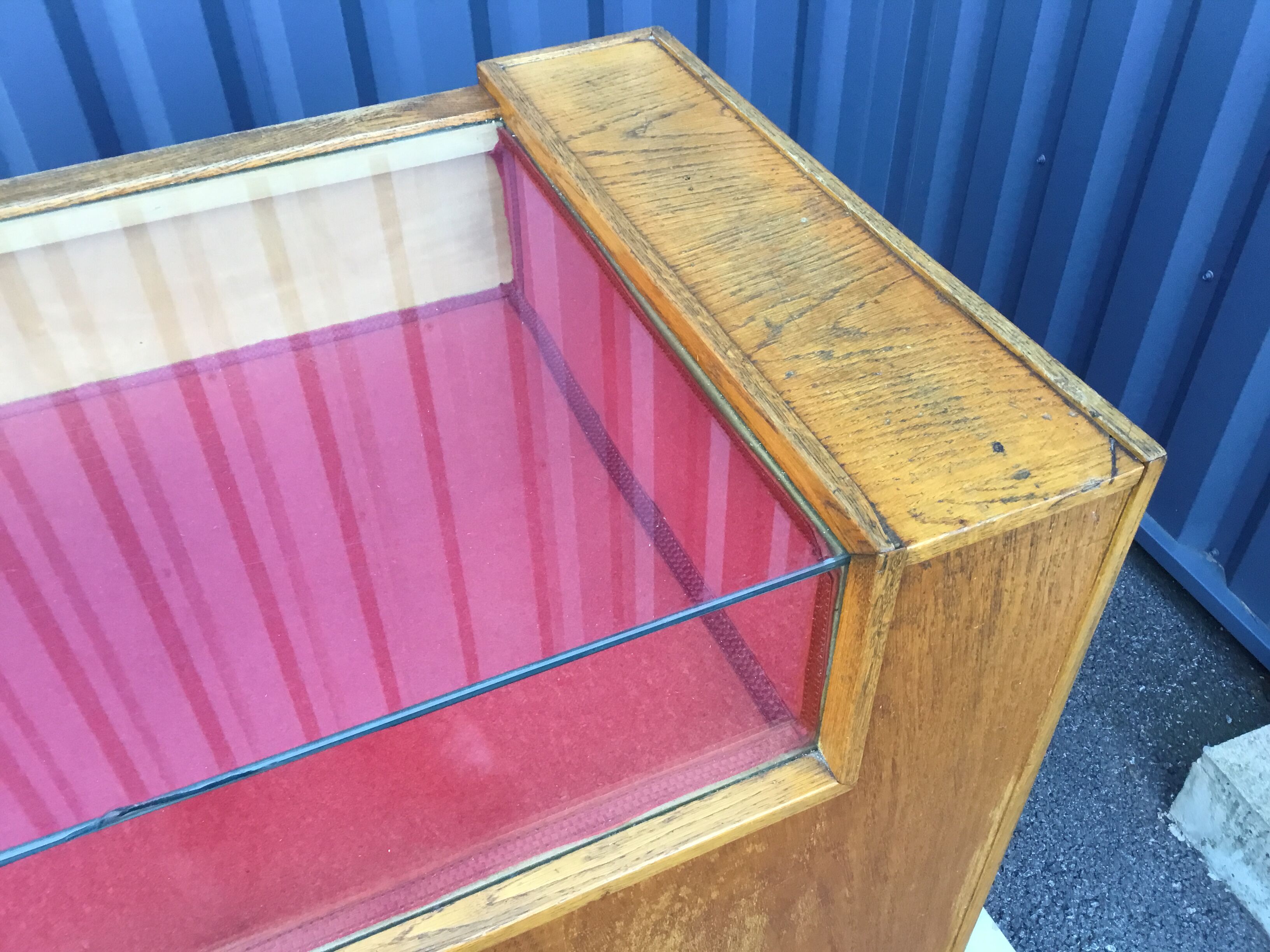 Store window counter