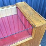 Store window counter