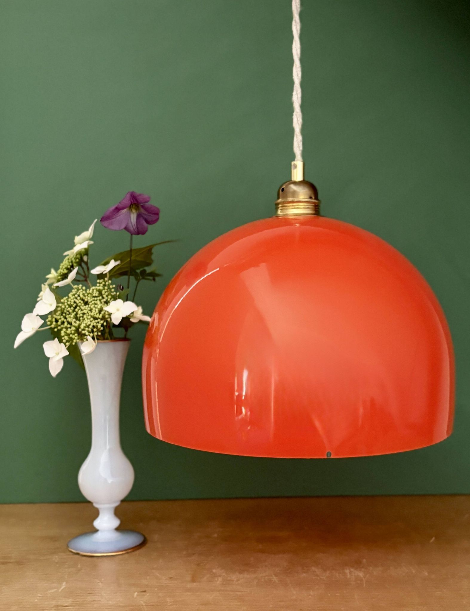 Suspension globe vintage en verre orange