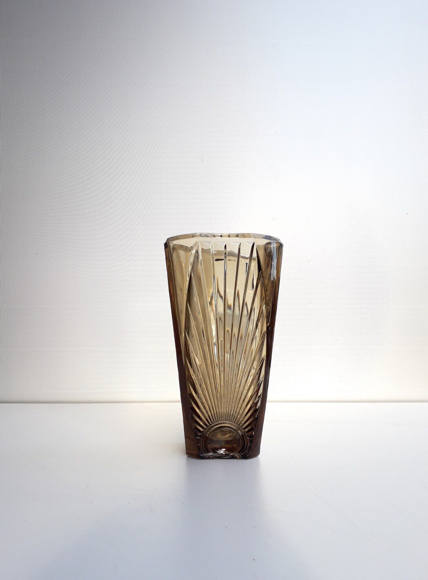 Old Art Deco vase - Smoked cut glass - France 1940
