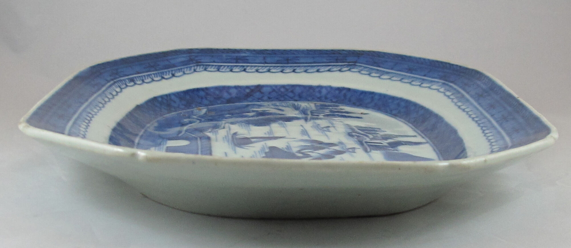Large white-white Chinese dish from China 18th century