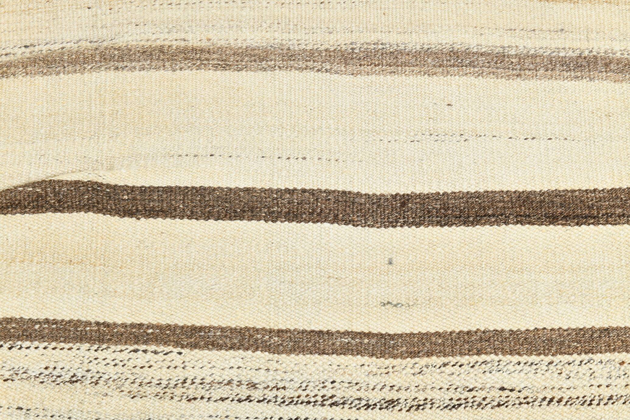 Tapis Kilim rayé crème et marron, 161 x 211 cm
