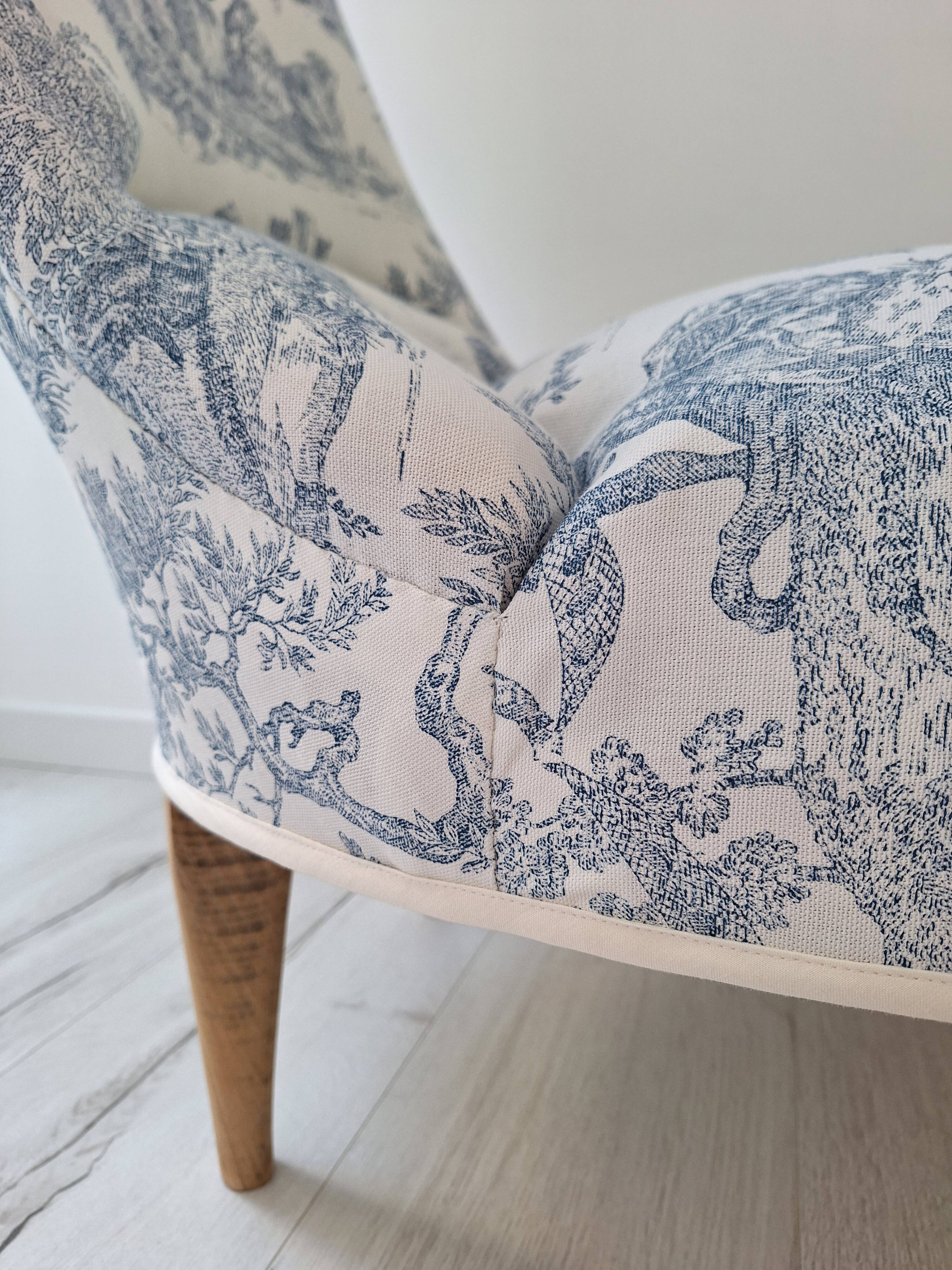 Blue toile de Jouy toad armchair