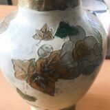 Vase en laiton - motif floral
