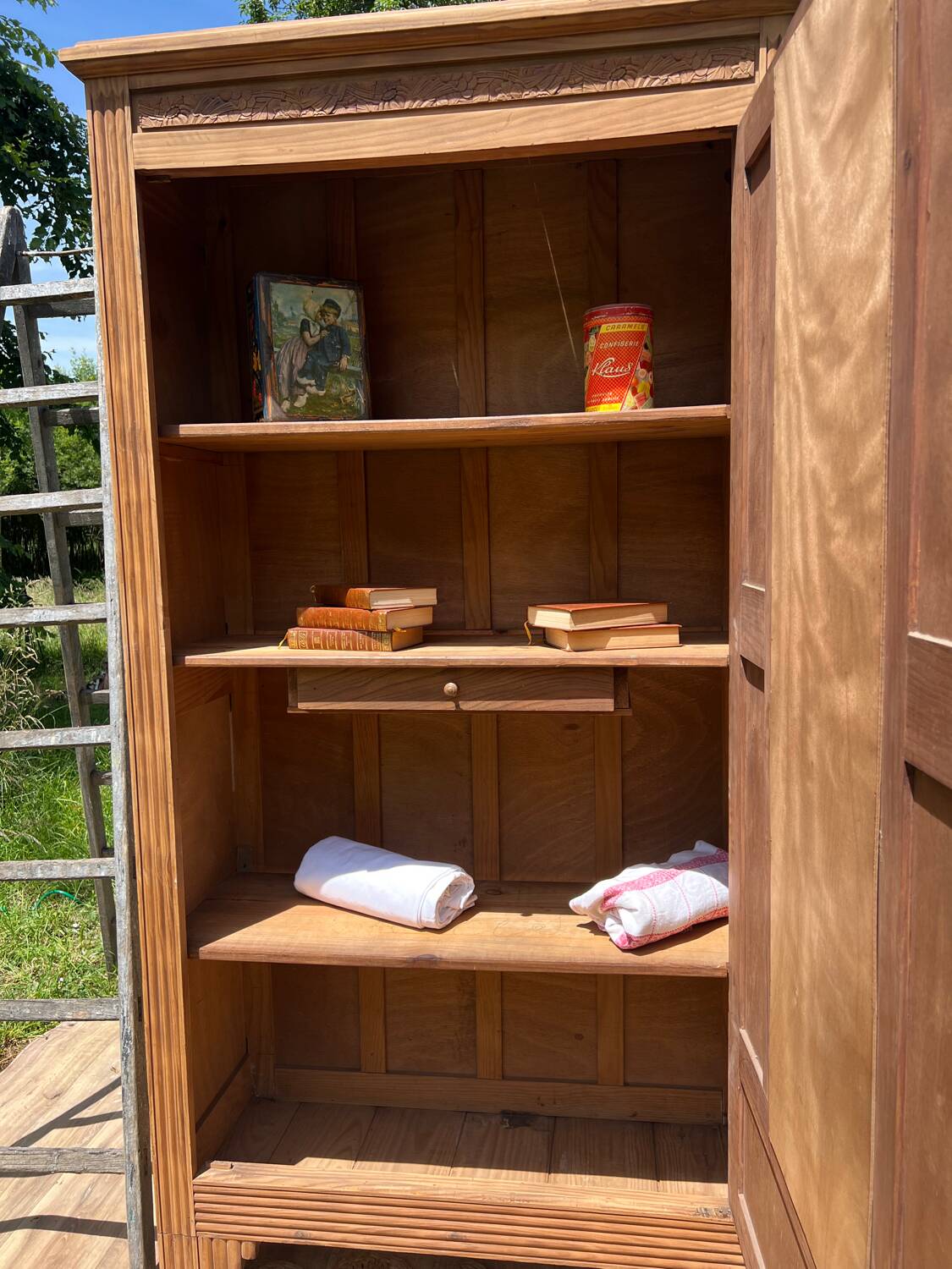 Bonnetière bois clair/ armoire une porte