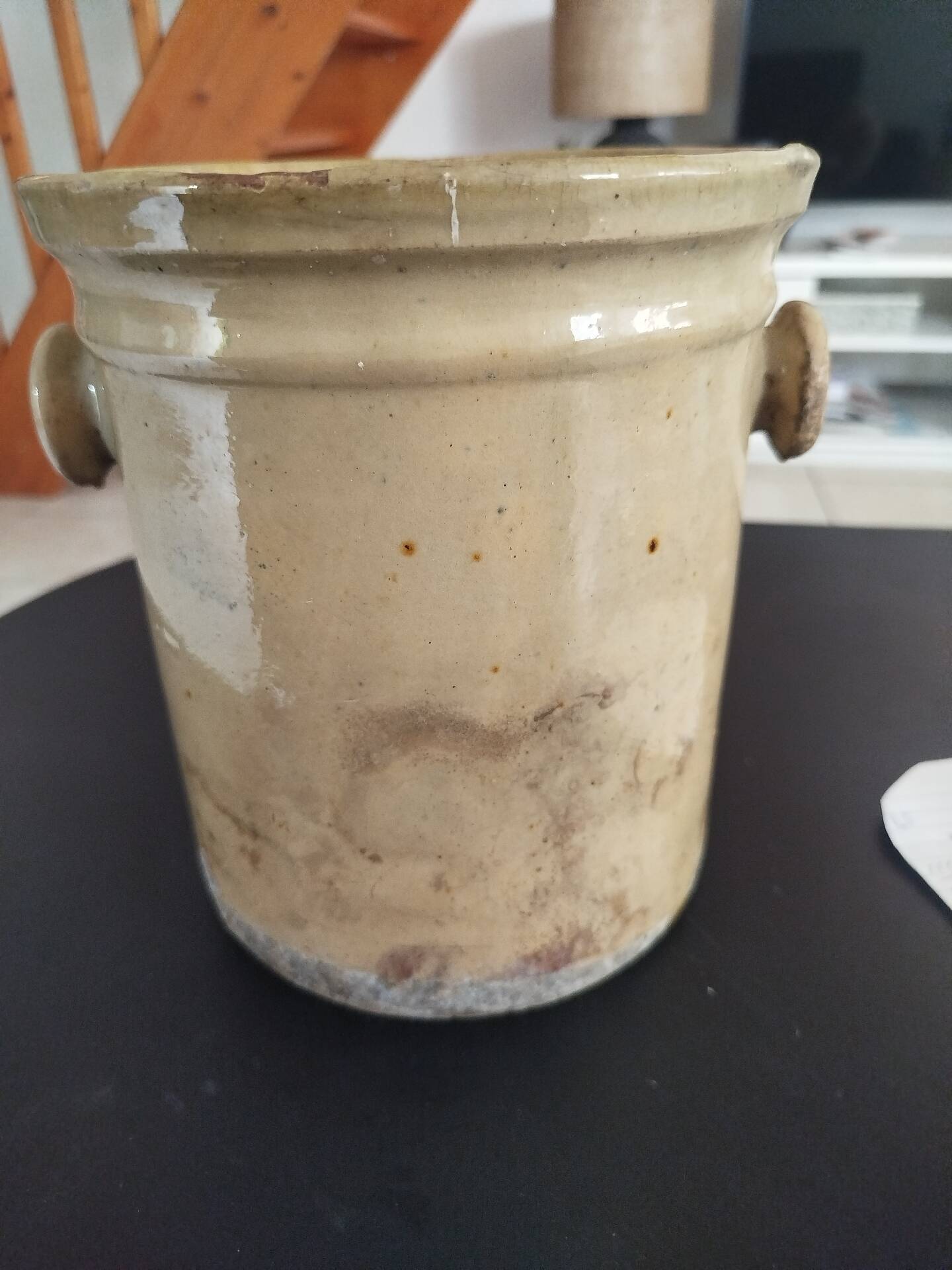 Pot to confit in earth