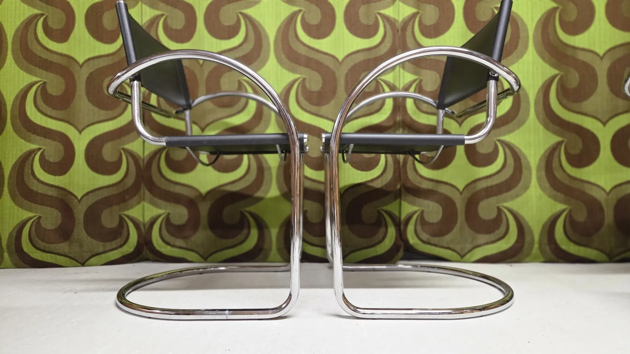 Set of 4 Bauhaus leather armchairs in chrome metal 1970/1980