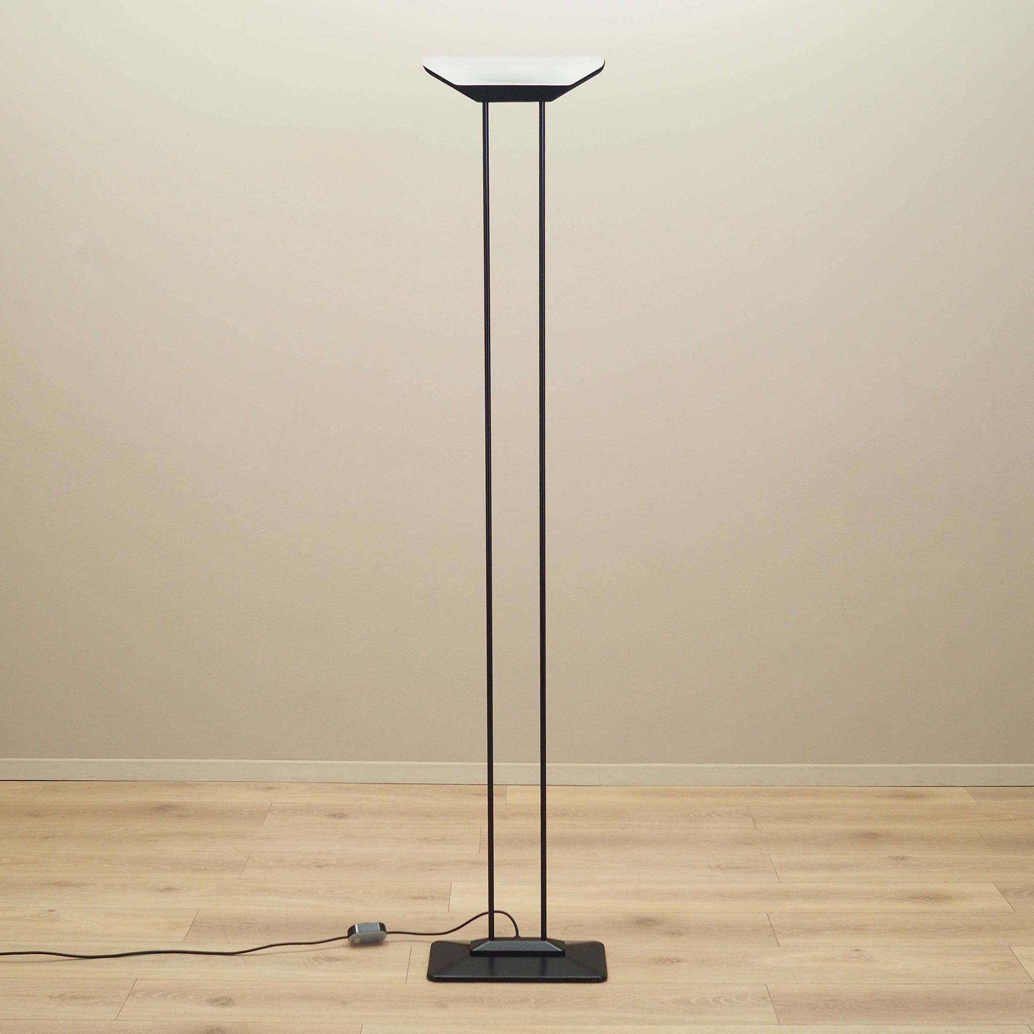 Lampadaire, design italien, années 1970, production : Italie