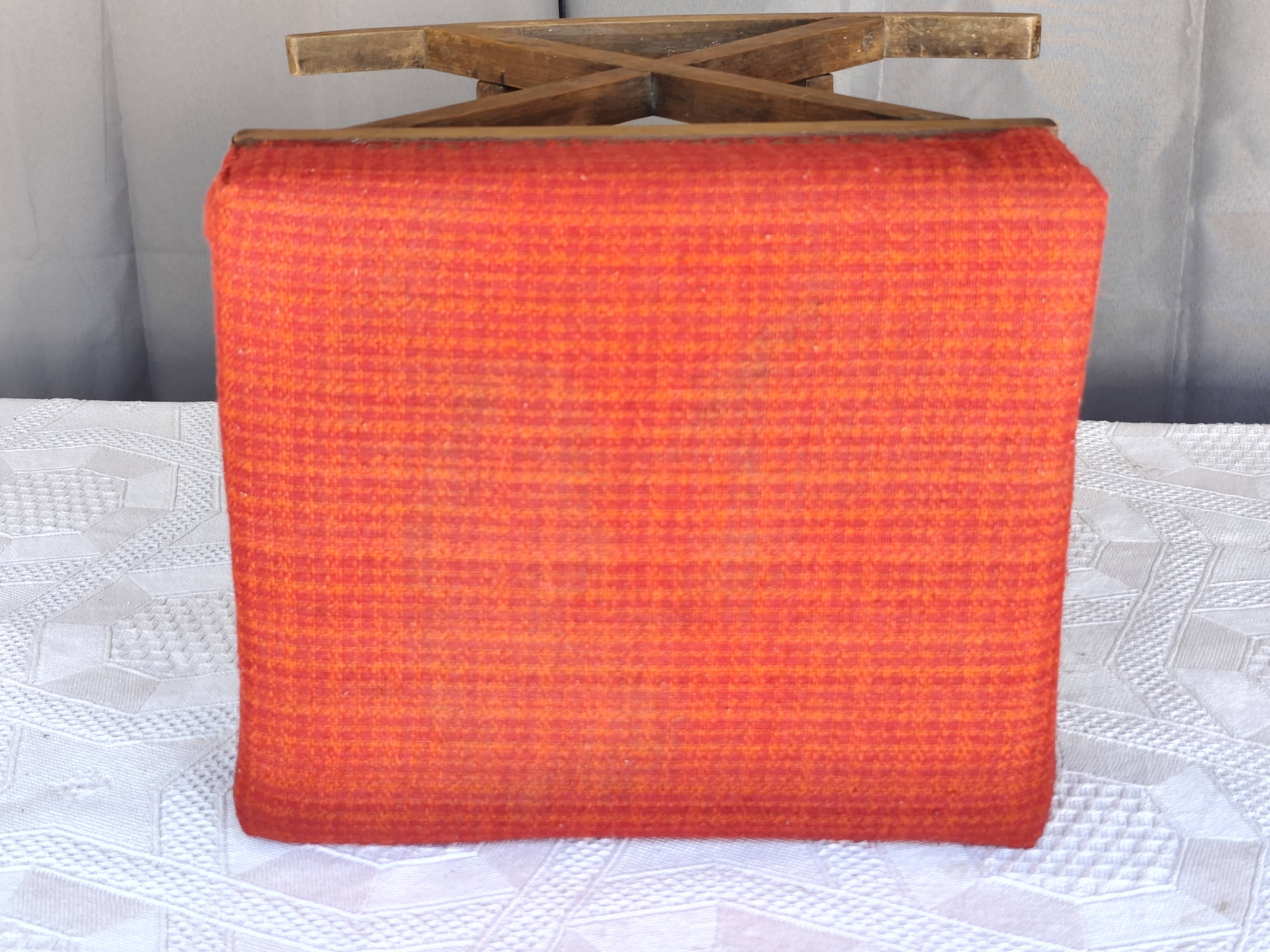 Vintage tilting footrest