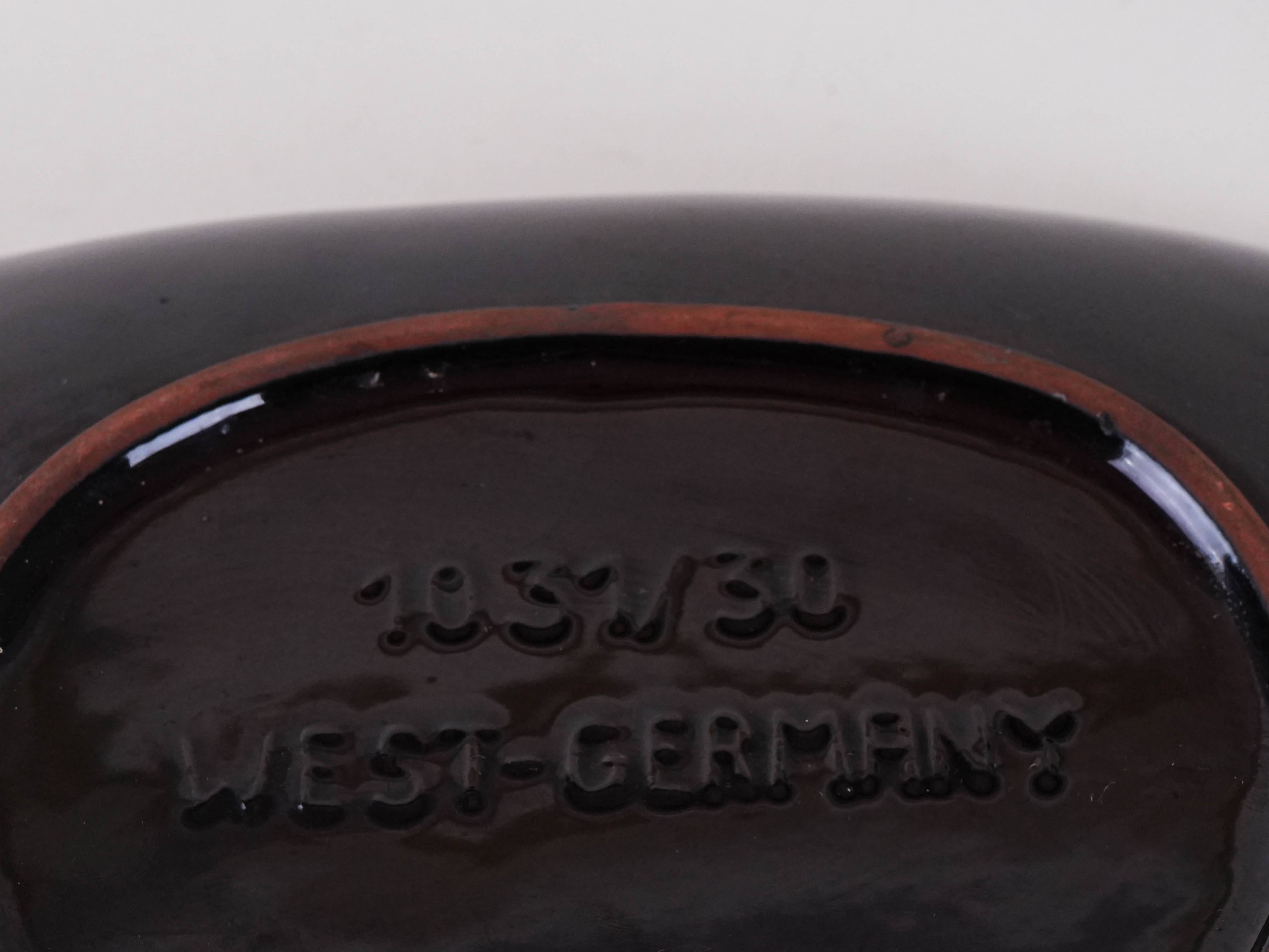 Plat en céramique, design allemand, années 1960, fabriqué en Allemagne de l'Ouest.