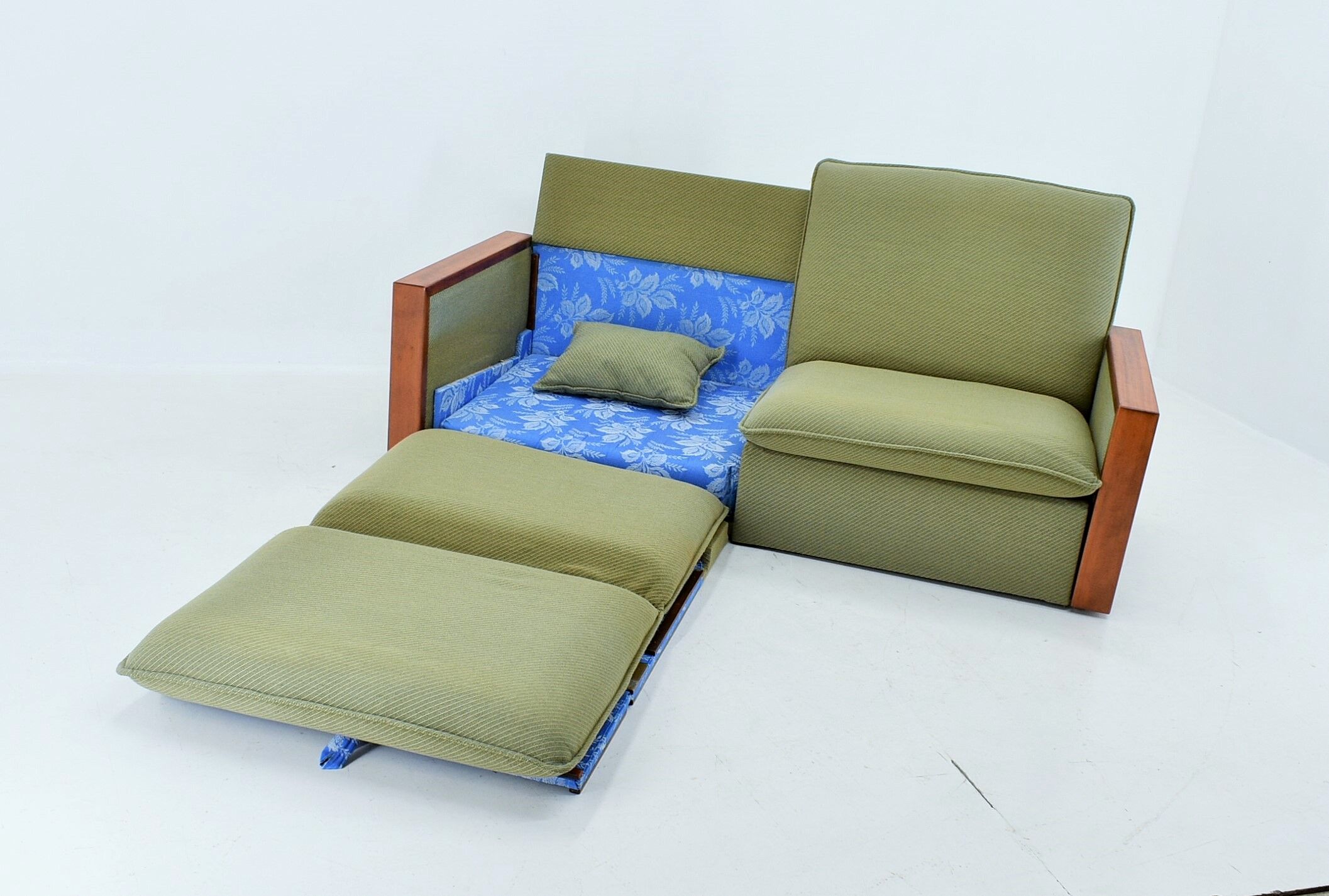 1960s, Miroslav Navratil Convertible Sofa, Czechoslovakia
