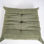 Fauteuil et pouf Togo en tweed émeraude