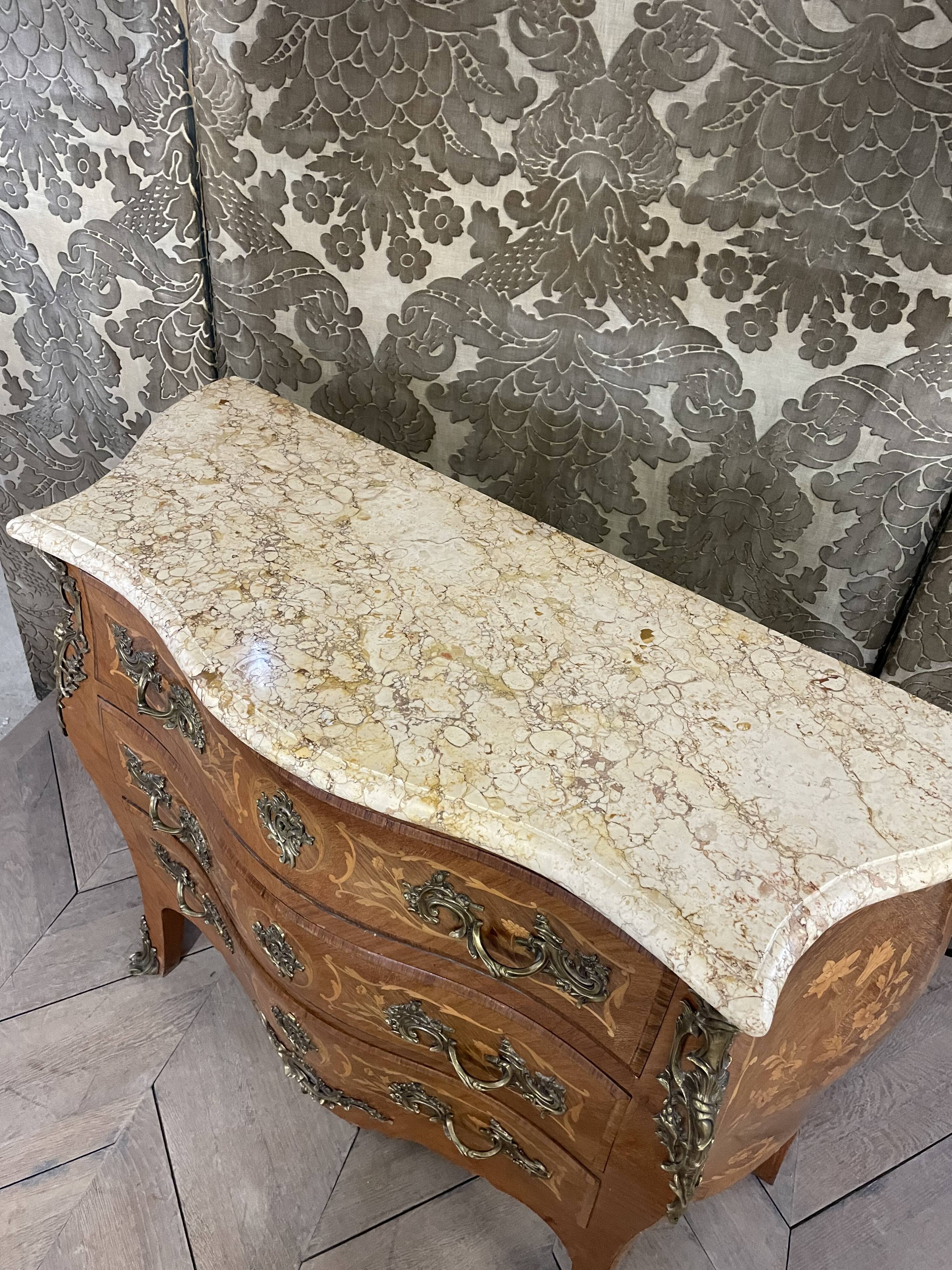 Louis XV style chest of drawers in marquetry