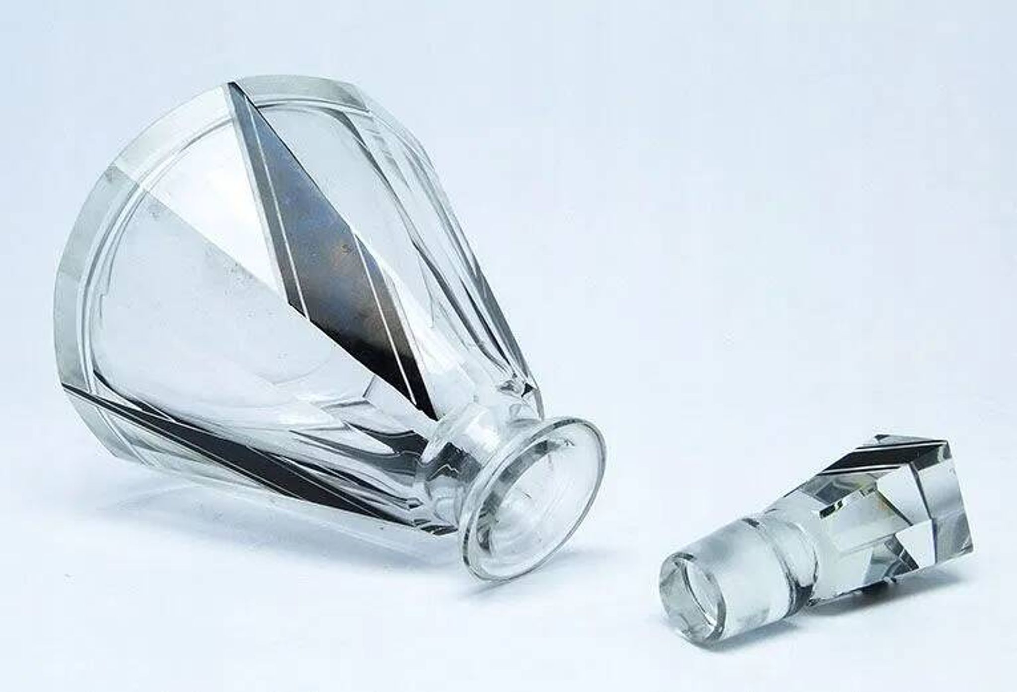 Carafe émaillée Art déco par Karel Palda