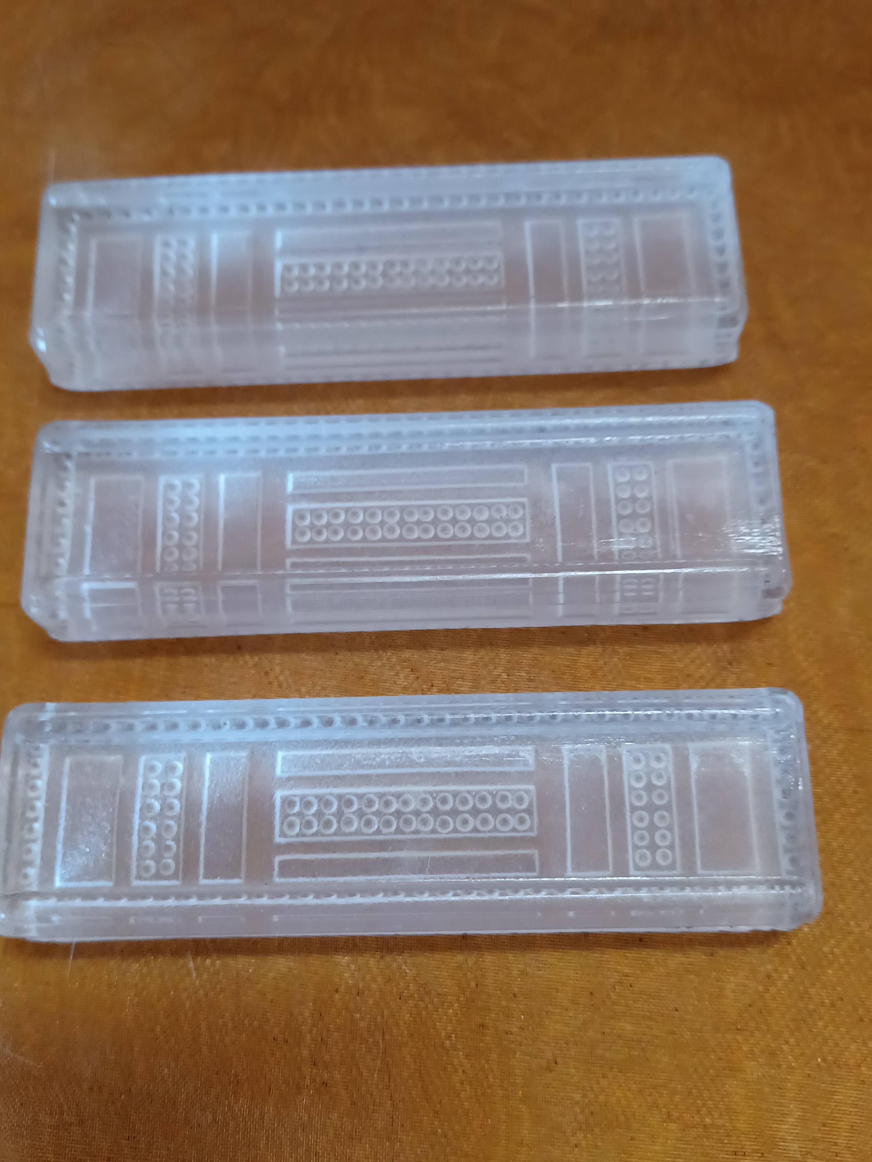 12 glass knife holders