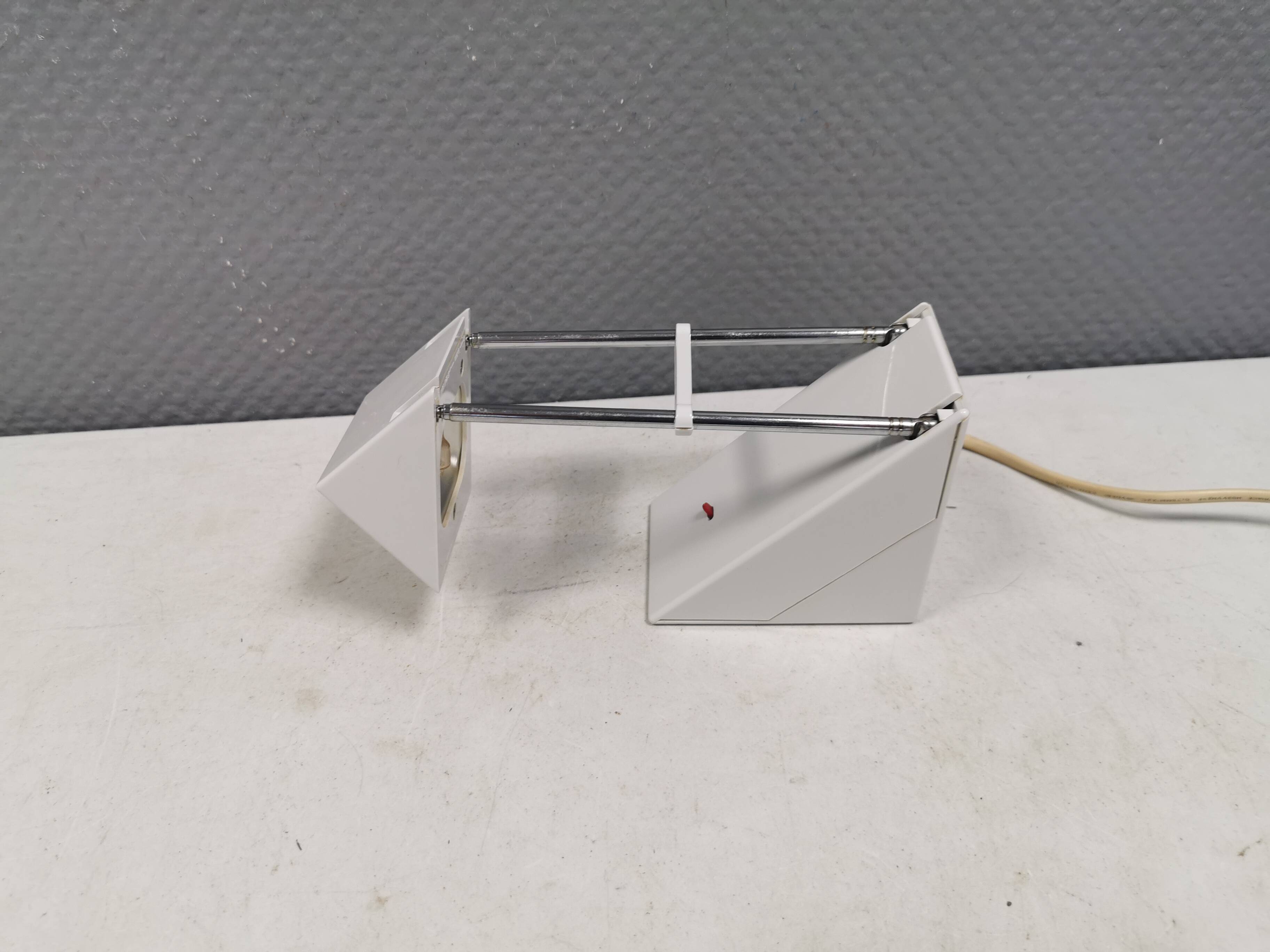 Vintage minimalist white telescopic adjustable lamp from Ikea Sweden 1991