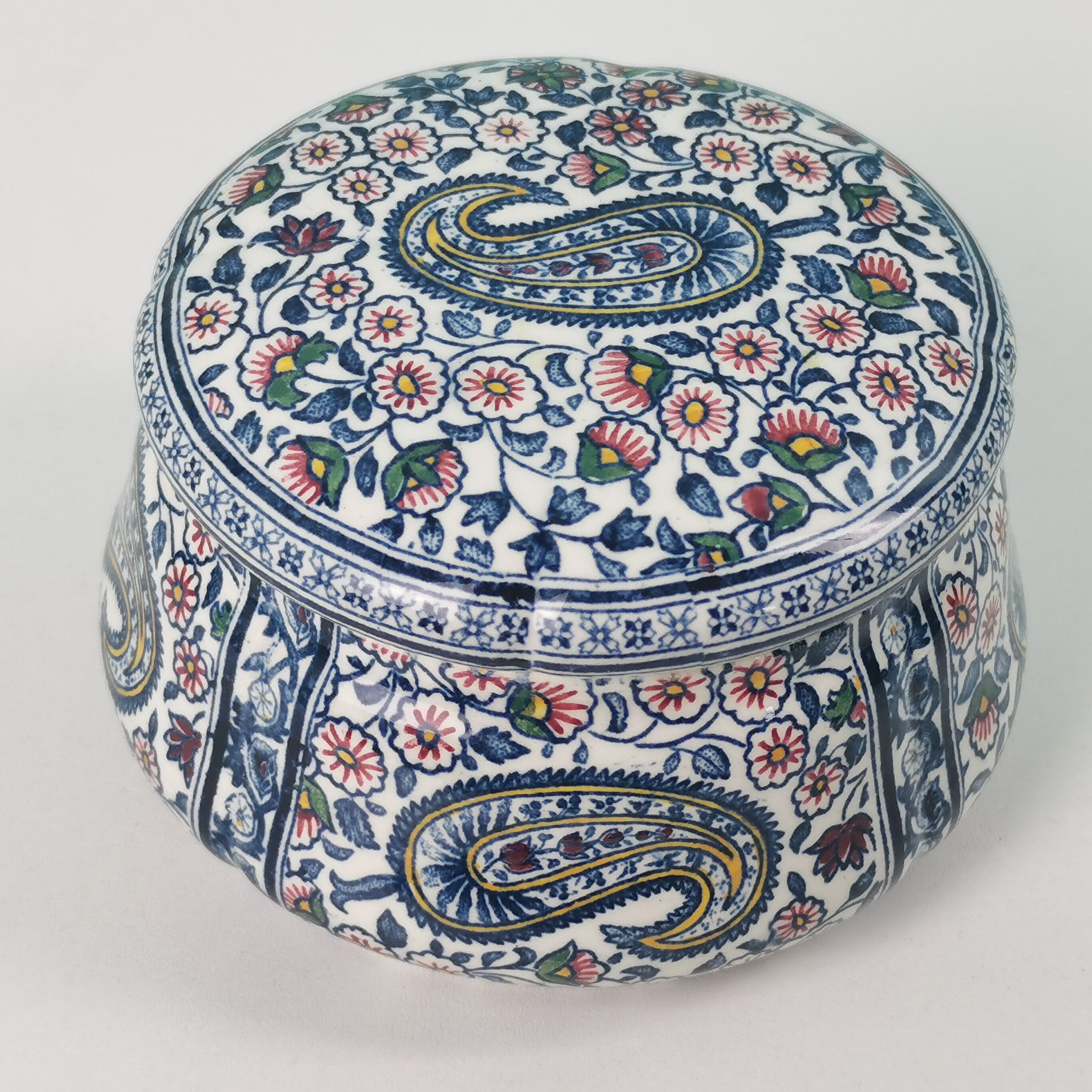 Gien's earthenware candy