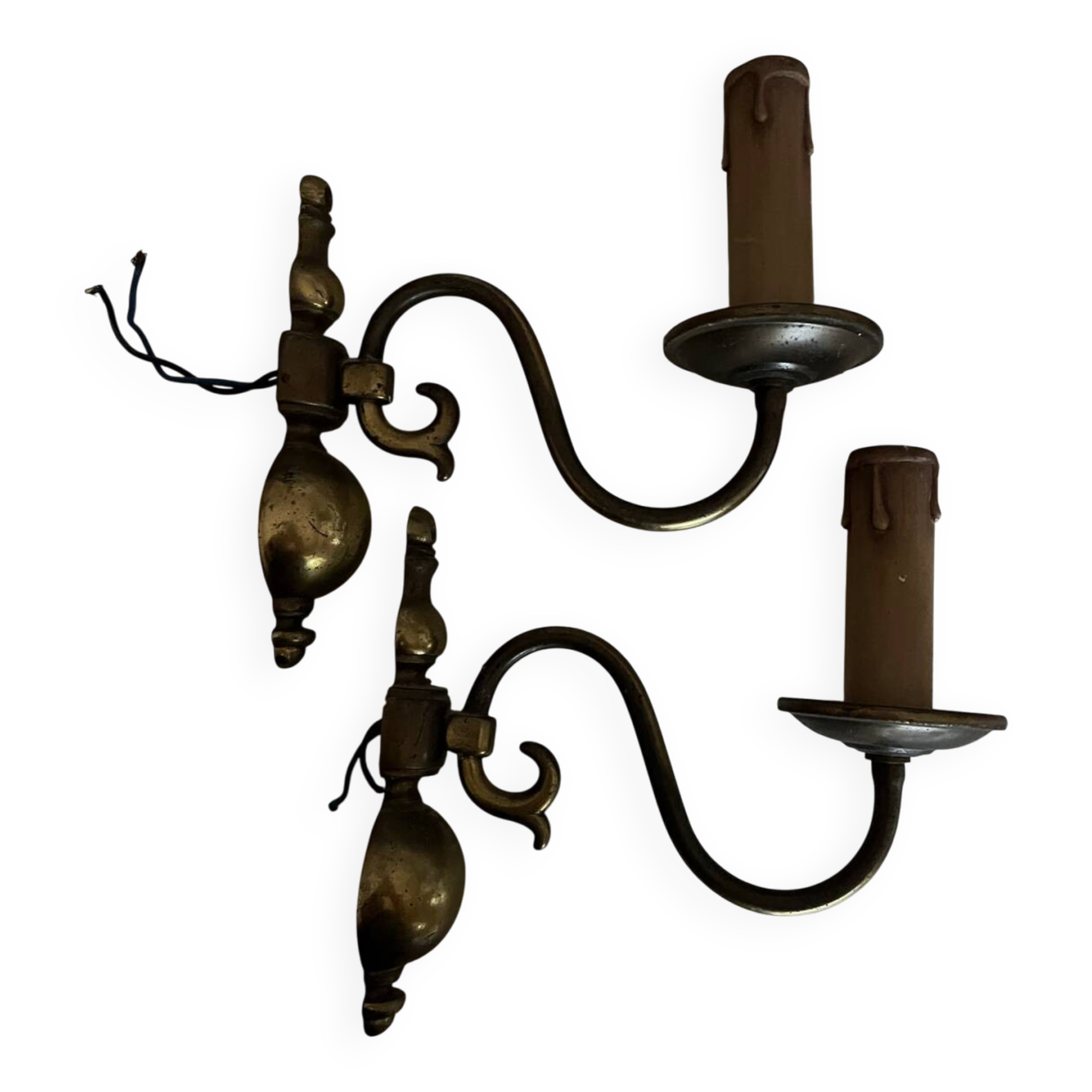 Wall-mounted lamp pair