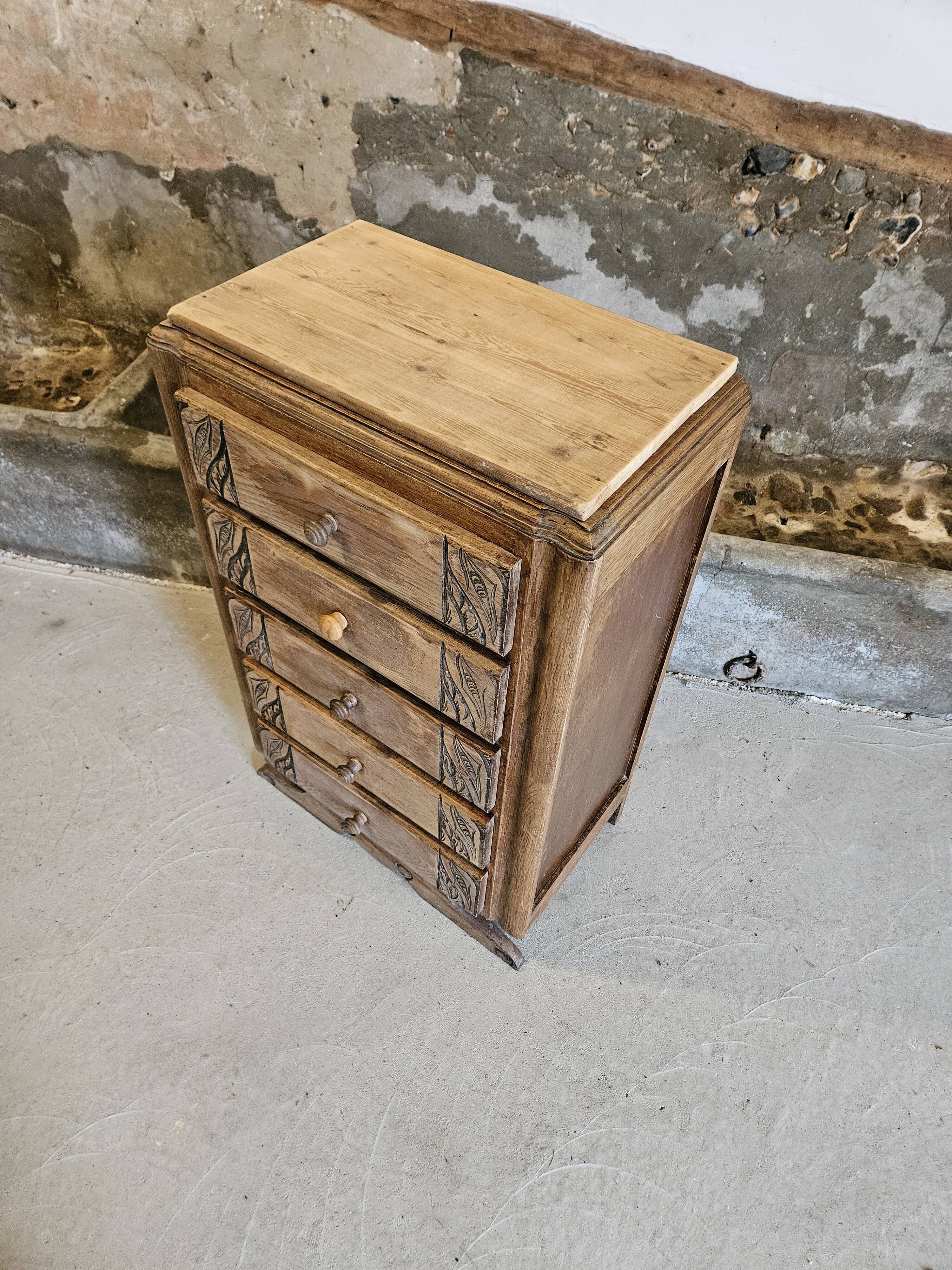 Art Deco wooden chest of drawers with 5 drawers