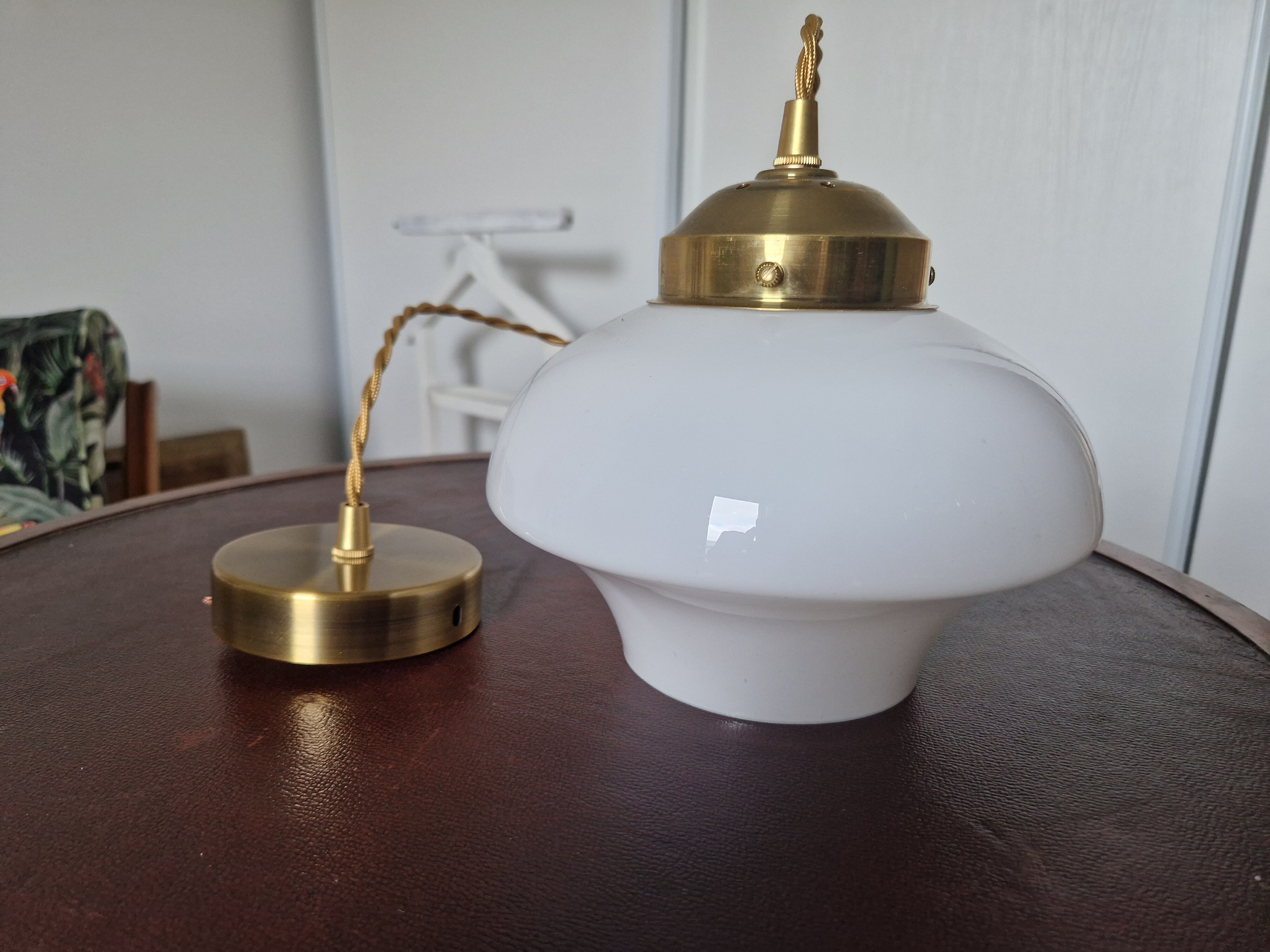 Art deco suspension opaline white and brass