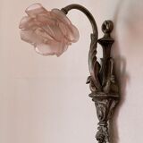 Empire-style Art Deco wall lamp in silver patinated bronze with swan decoration and frosted glass pink
