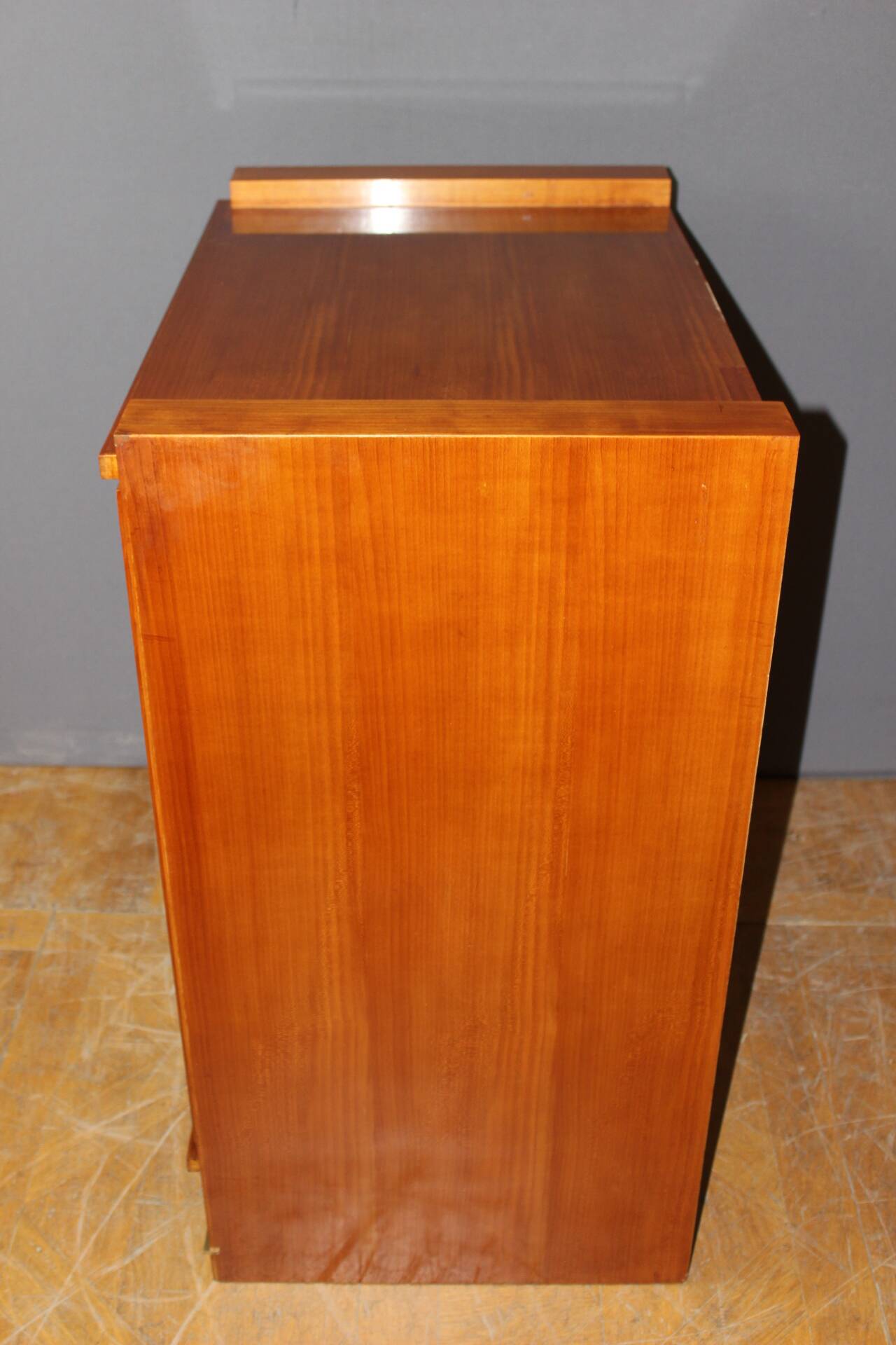 Commode design circa 1970