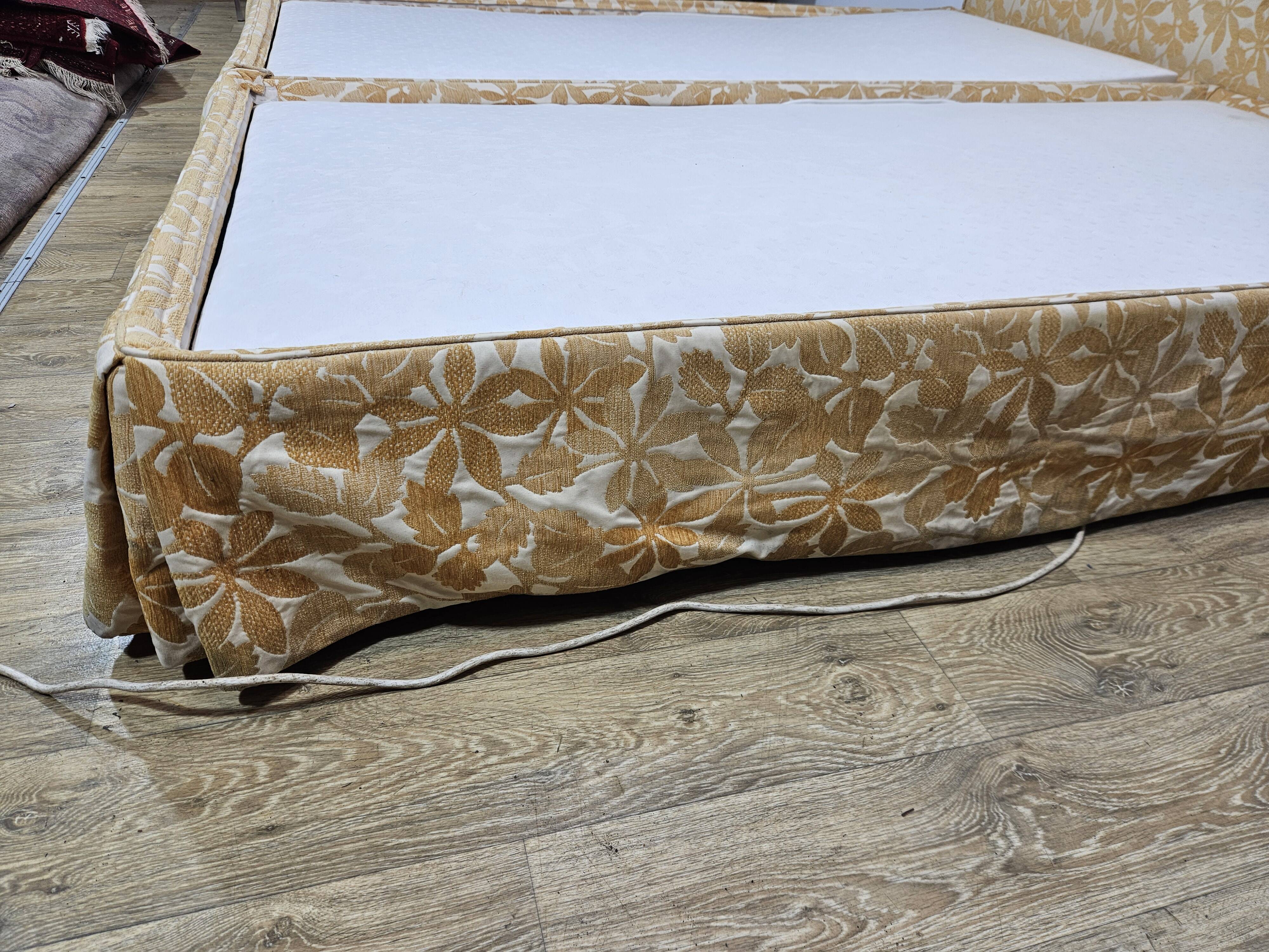 Exclusive Dual electric bed 200 cm x 200 cm - Vintage Gold 1970s.