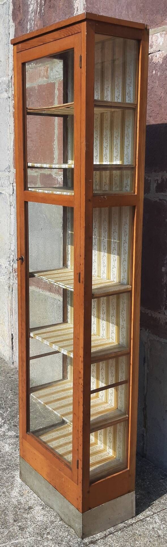 Display cabinet (Height 2.10m)