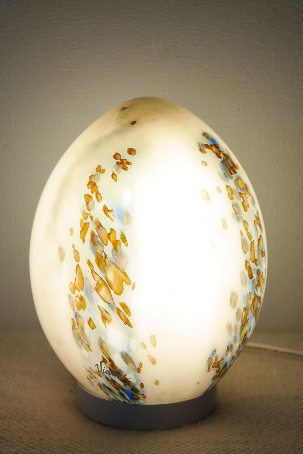 Vintage Vianne glassware opaline egg lamp