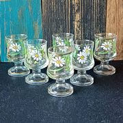 6 liqueur glasses, vintage flower decor