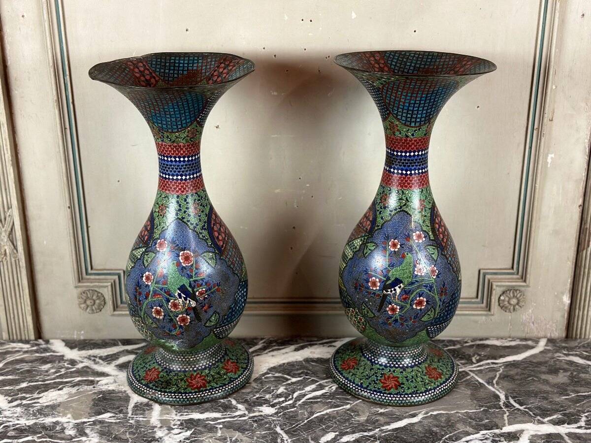 Paire de vases en cloisonné, Japon, Meiji, XIXème siècle