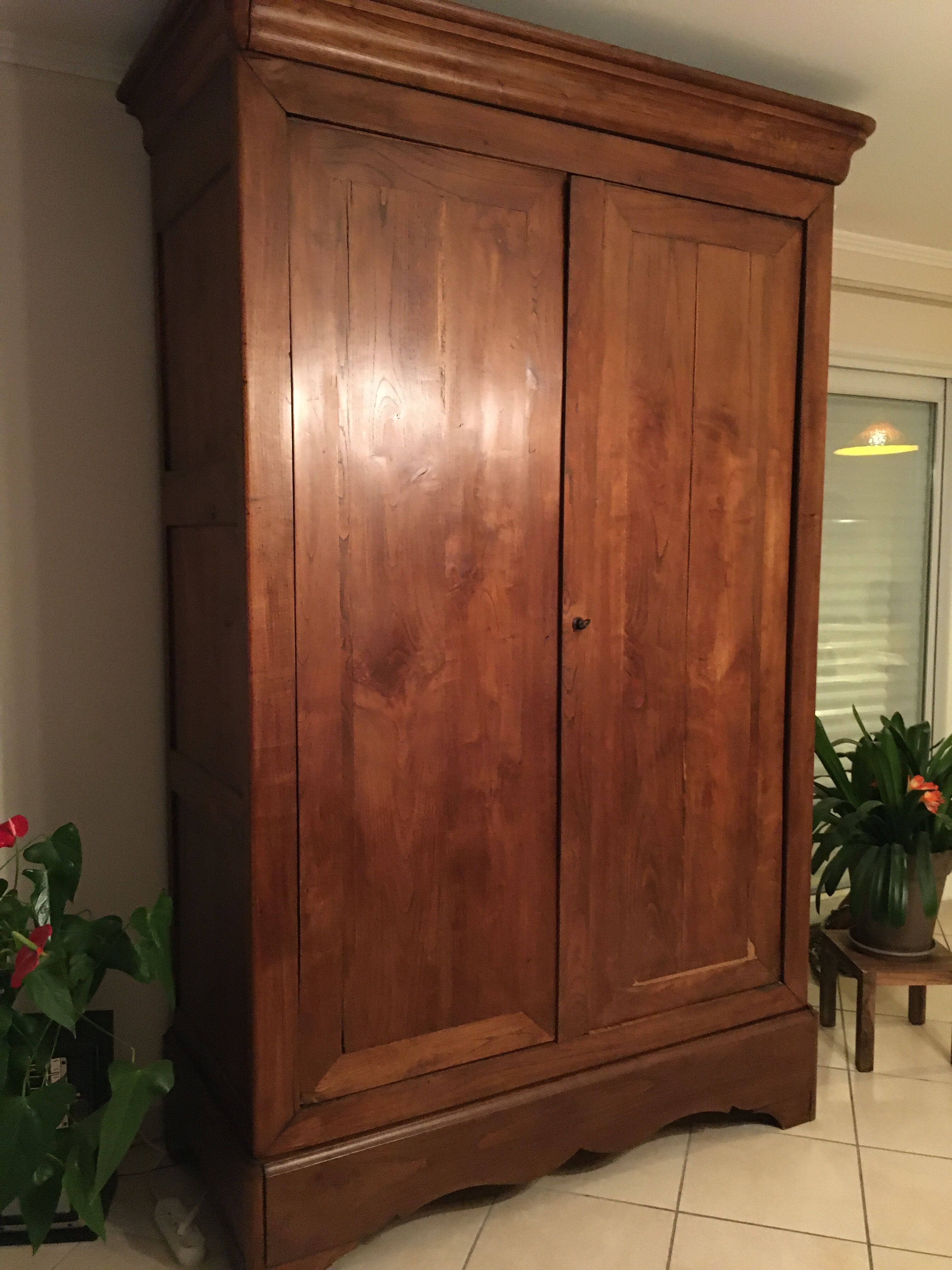 Armoire Louis Philippe restaurée et entretenue Selency