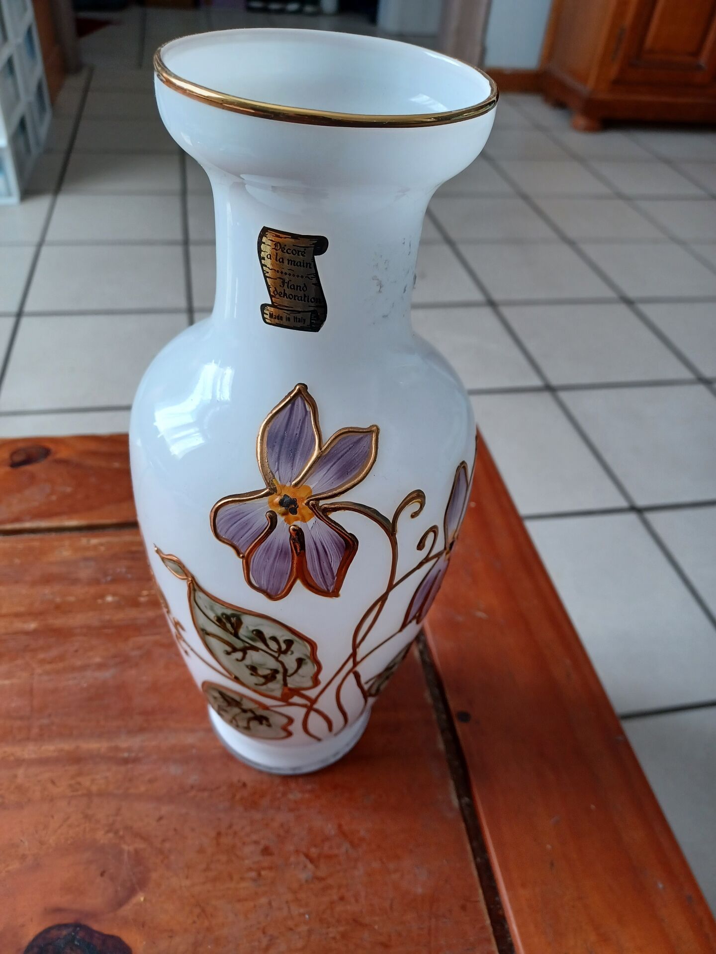 Vase in opaline hand-decorated