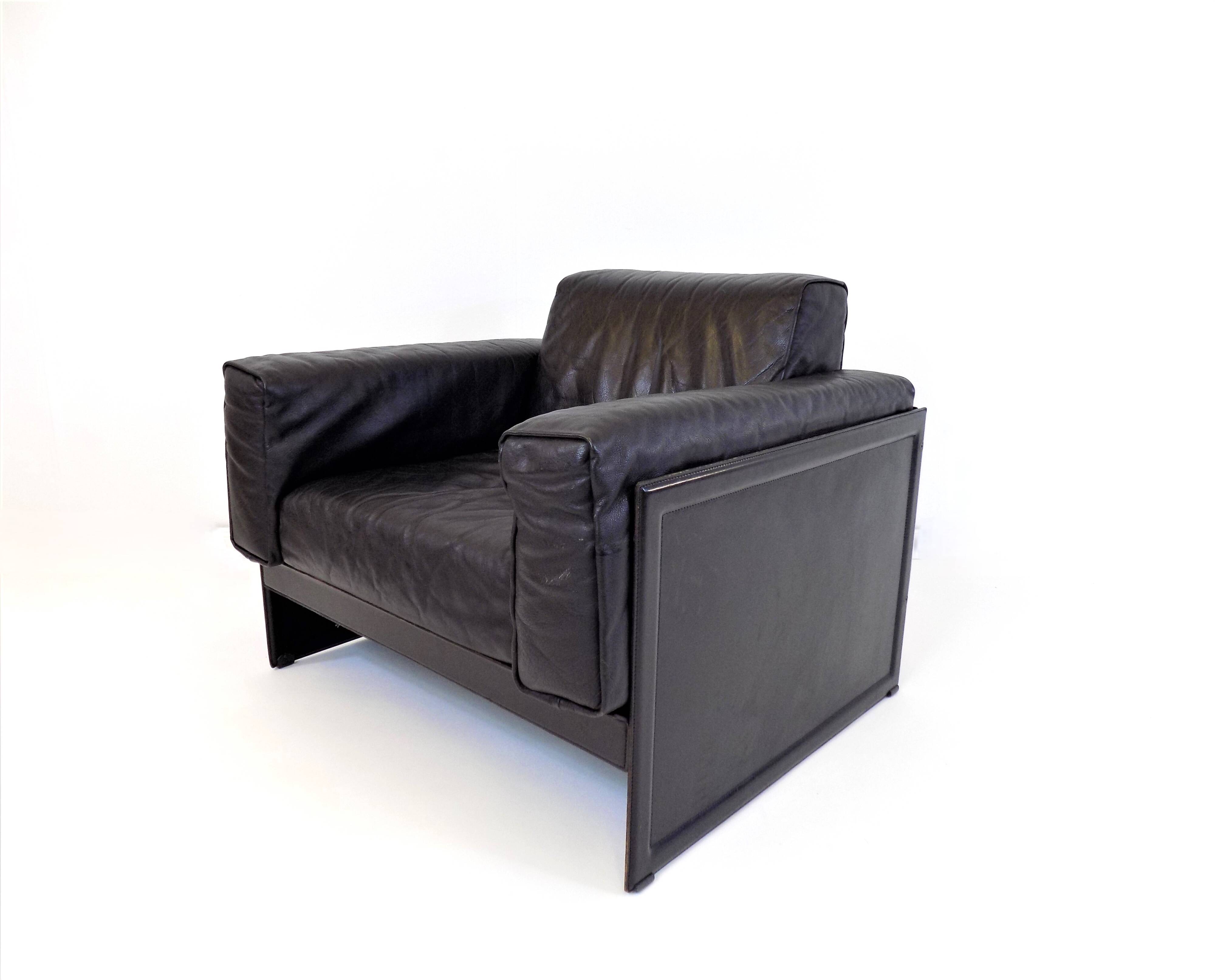 Fauteuil lounge en cuir Matteo Grassi Korium KM 3/1 par Tito Agnoli, 1980
