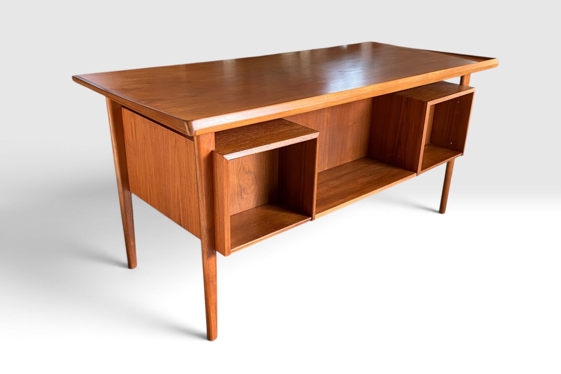 Peter Løvig desk in teak for Hedensted Møbelfabrik