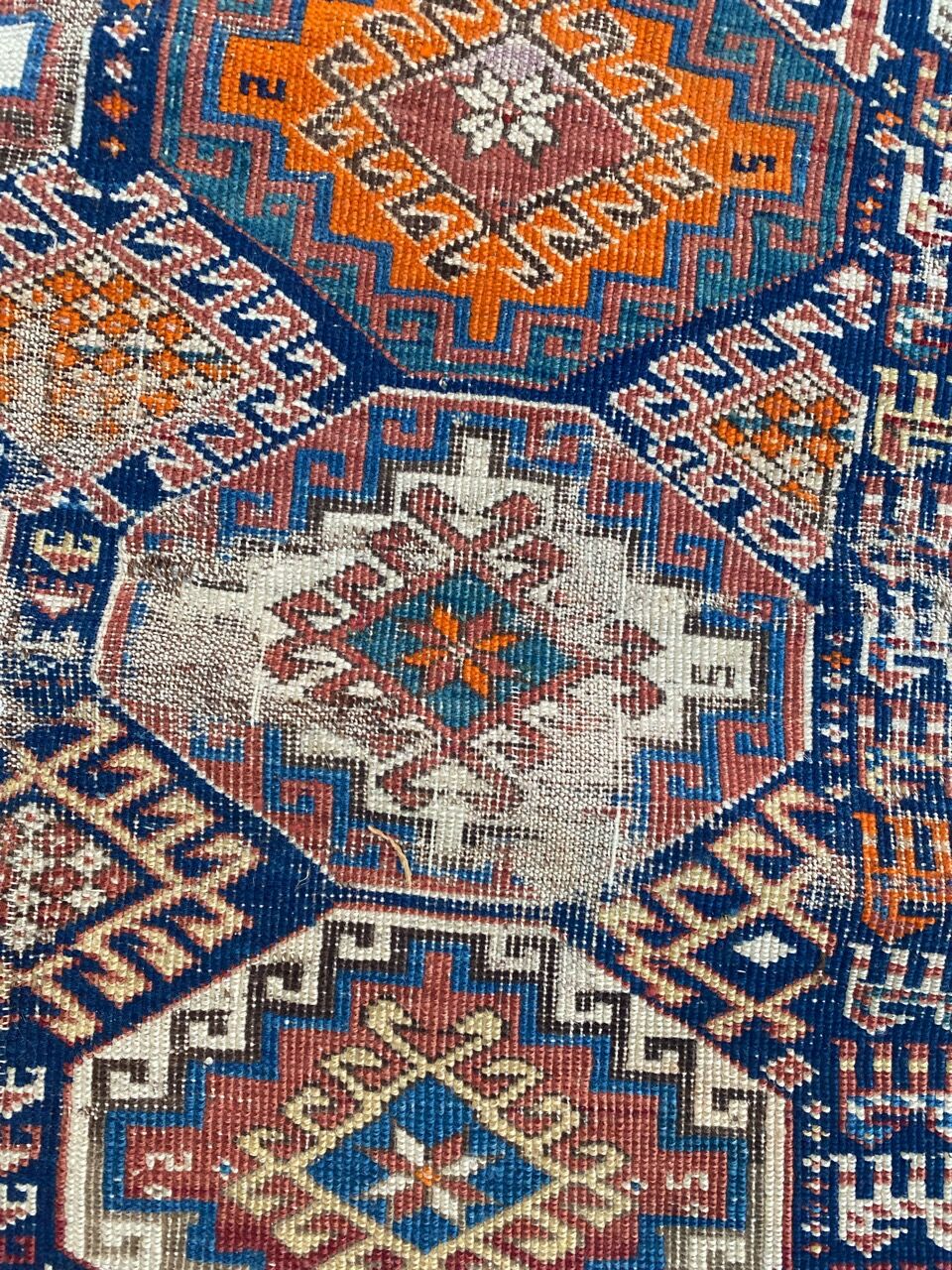 Pretty old Caucasian chirwan carpet of the 19th century  115x176cm