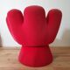 Fauteuil main rouge vintage années 70