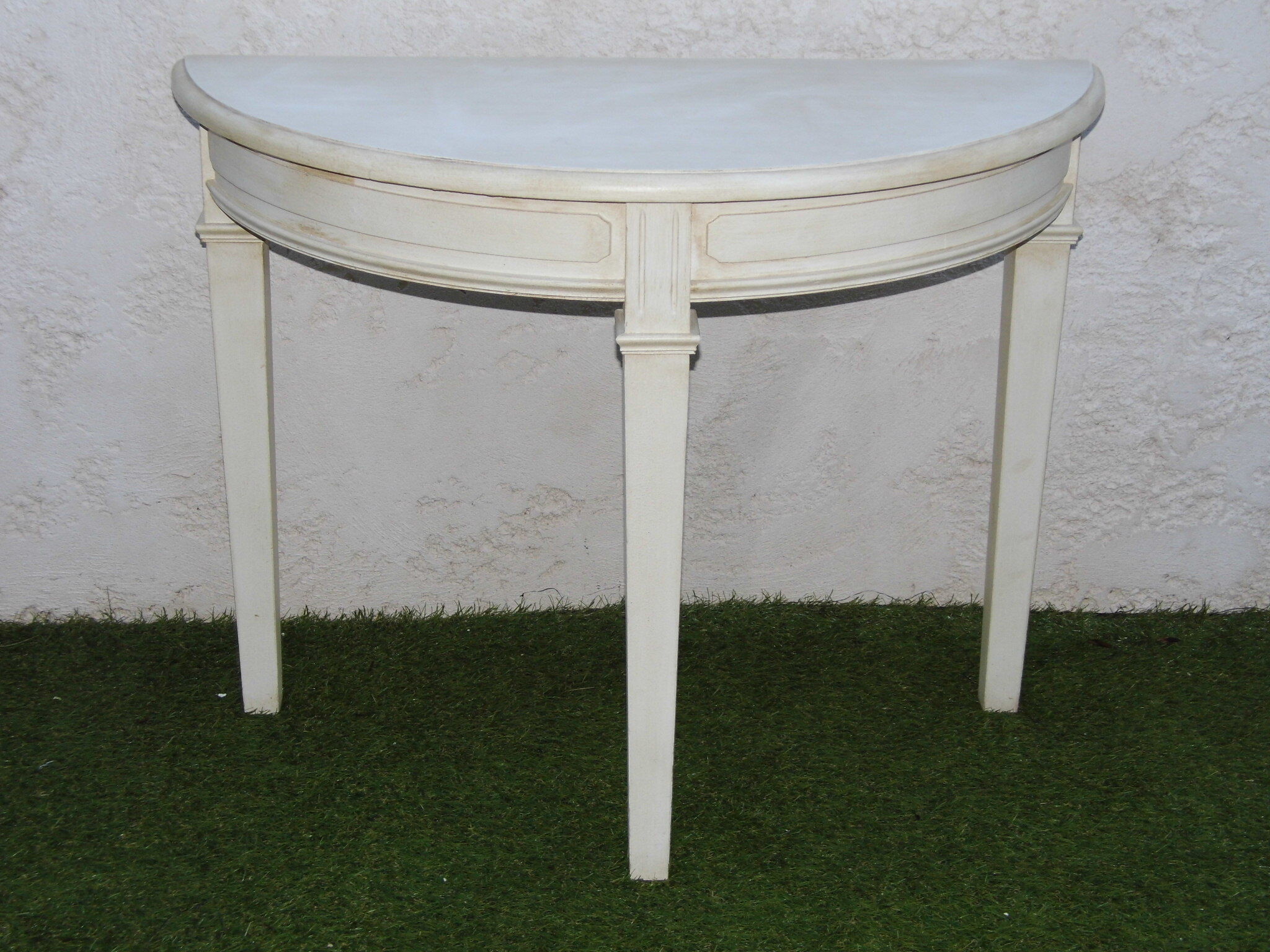 Solid painted wood console half-moon excellent condition