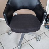 Fauteuil de bureau à roulettes pivotantes et inclinables d'Eero Saarinen pour Knoll