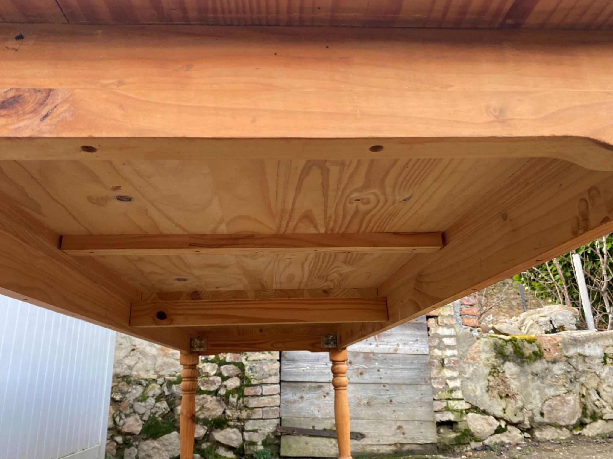 Large farmhouse dining room table 250cm in solid pine turned legs 1990