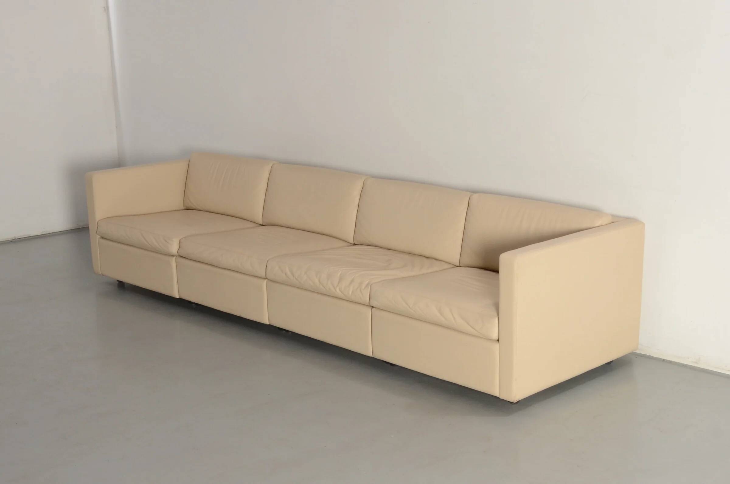Charles Pfister for Knoll mid-century white leather sofa and 4 x cube club chairs
