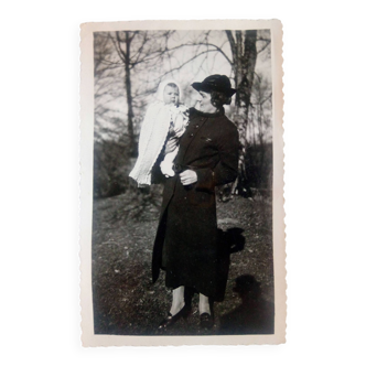 Original old photograph, mother and baby, Ternes, 1938