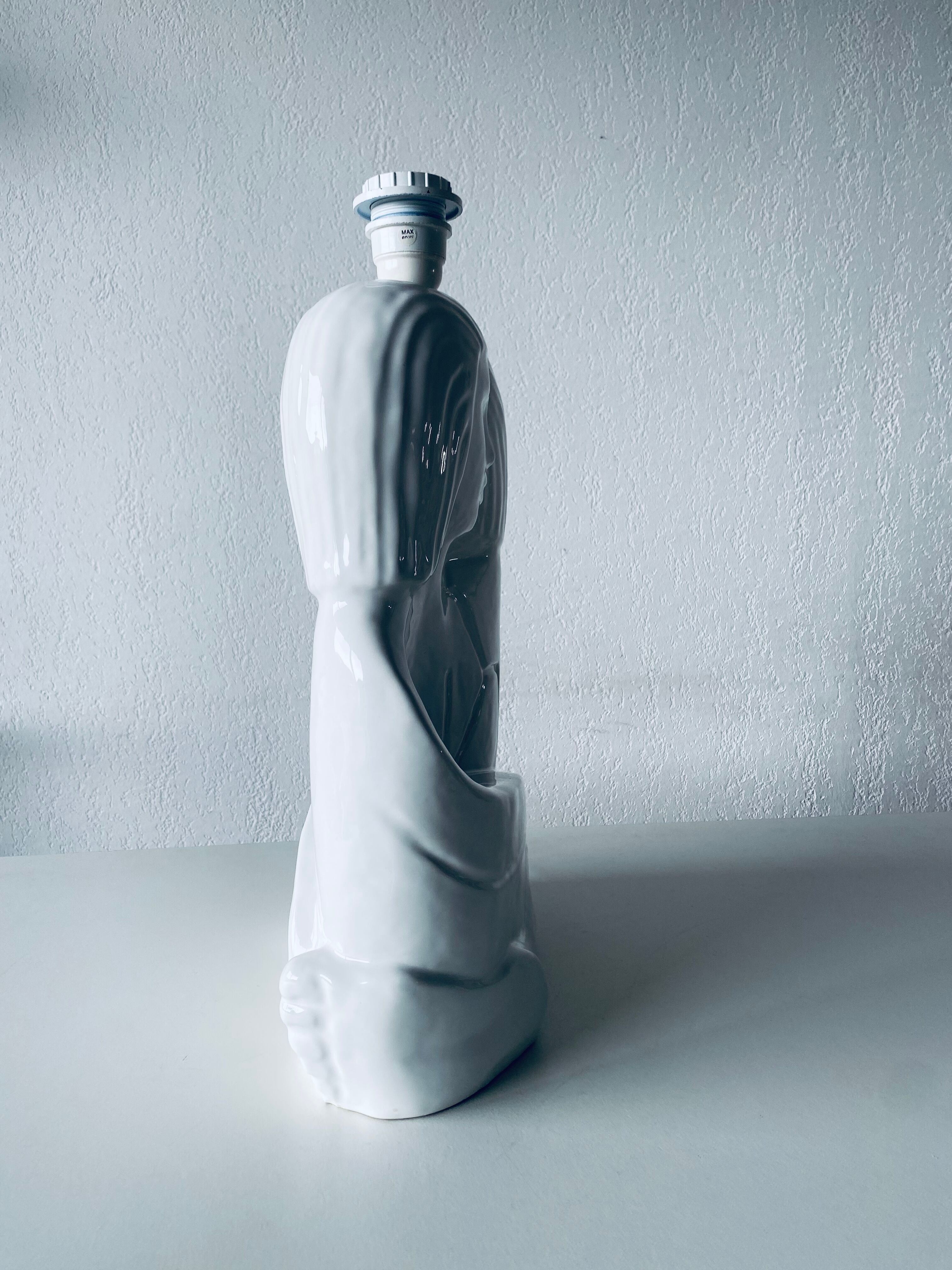 Ceramic entwined couple lamp